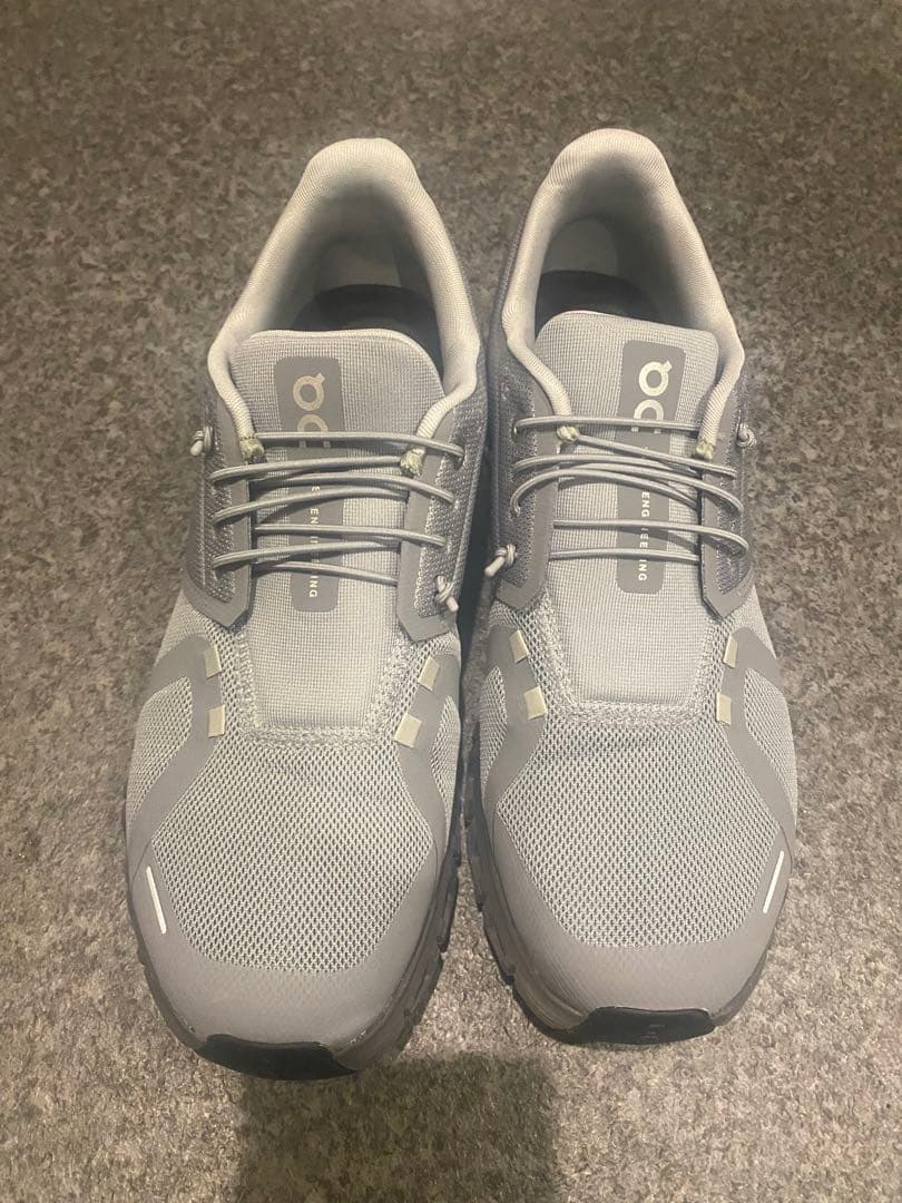 スニーカー 「On」CLOUD 6