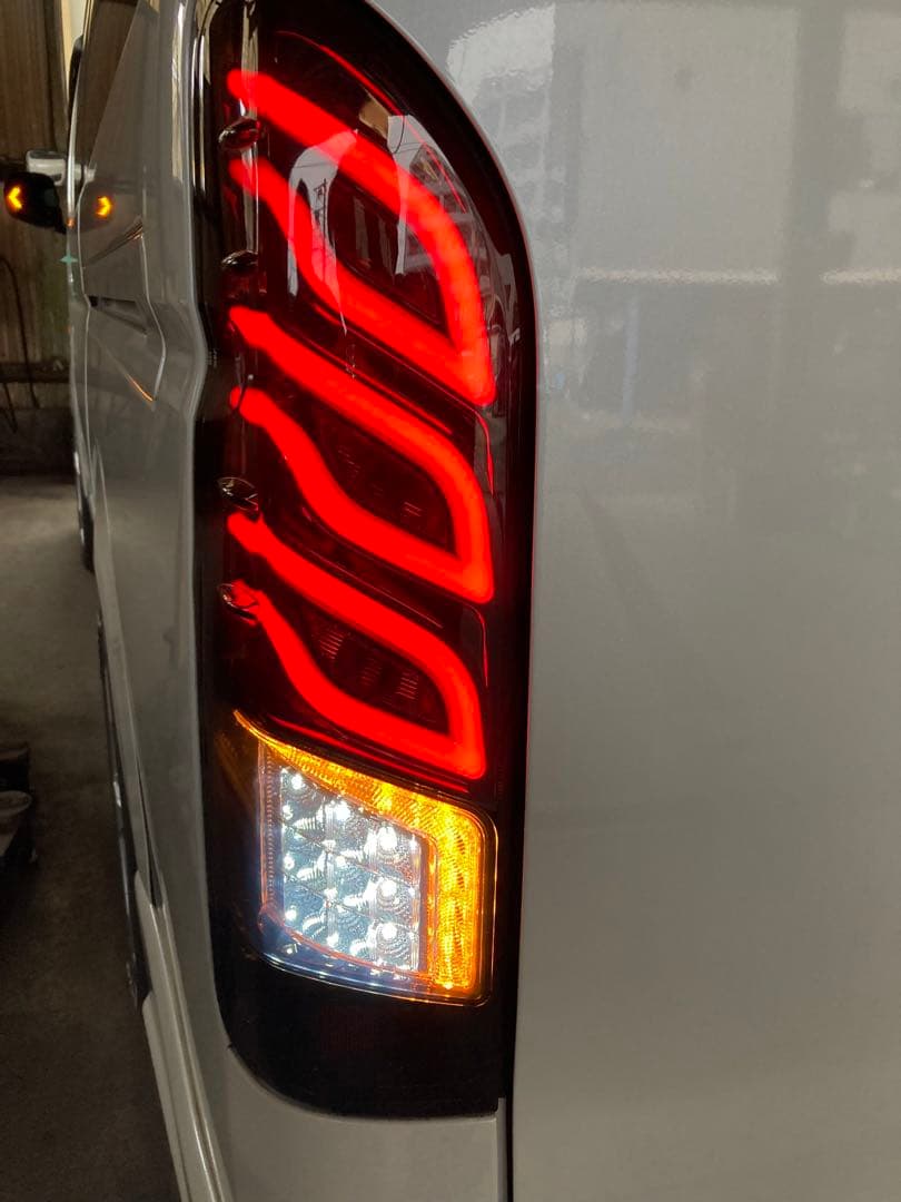 Dazz Followers ダズフェローズ　テールランプ　LED　ハイエース
