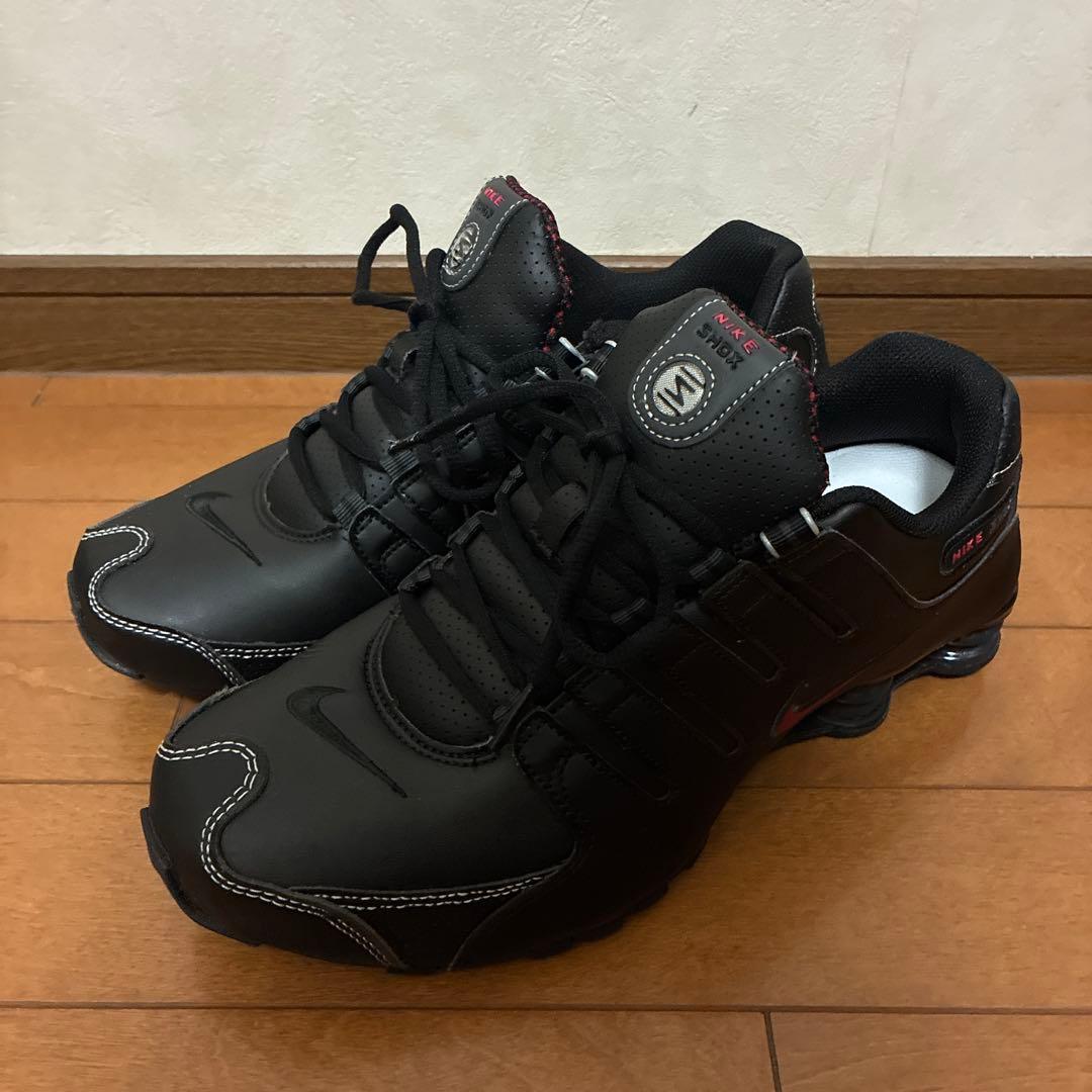 ひひひNIKE SHOX NZ ブラック/レッド