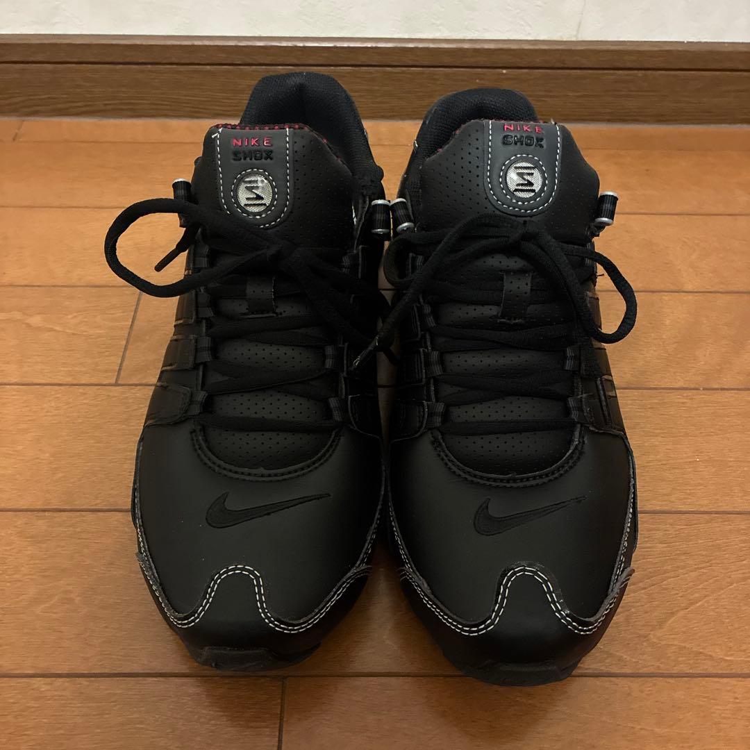 ひひひNIKE SHOX NZ ブラック/レッド