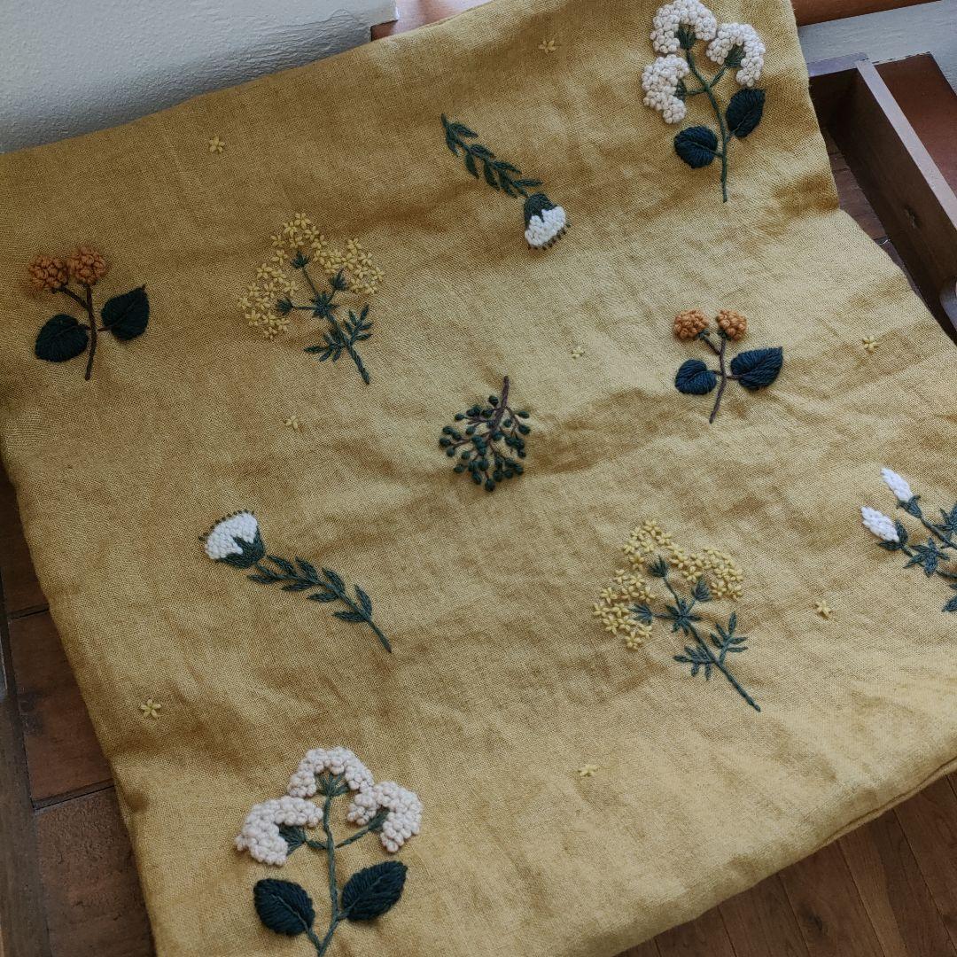 【リネン刺繍　kako☆ページ】クッションカバー　メガネケース