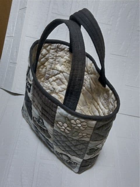 パッチワークキルト 《お花とバスケット・アップリケ&刺繍》 (残1点)