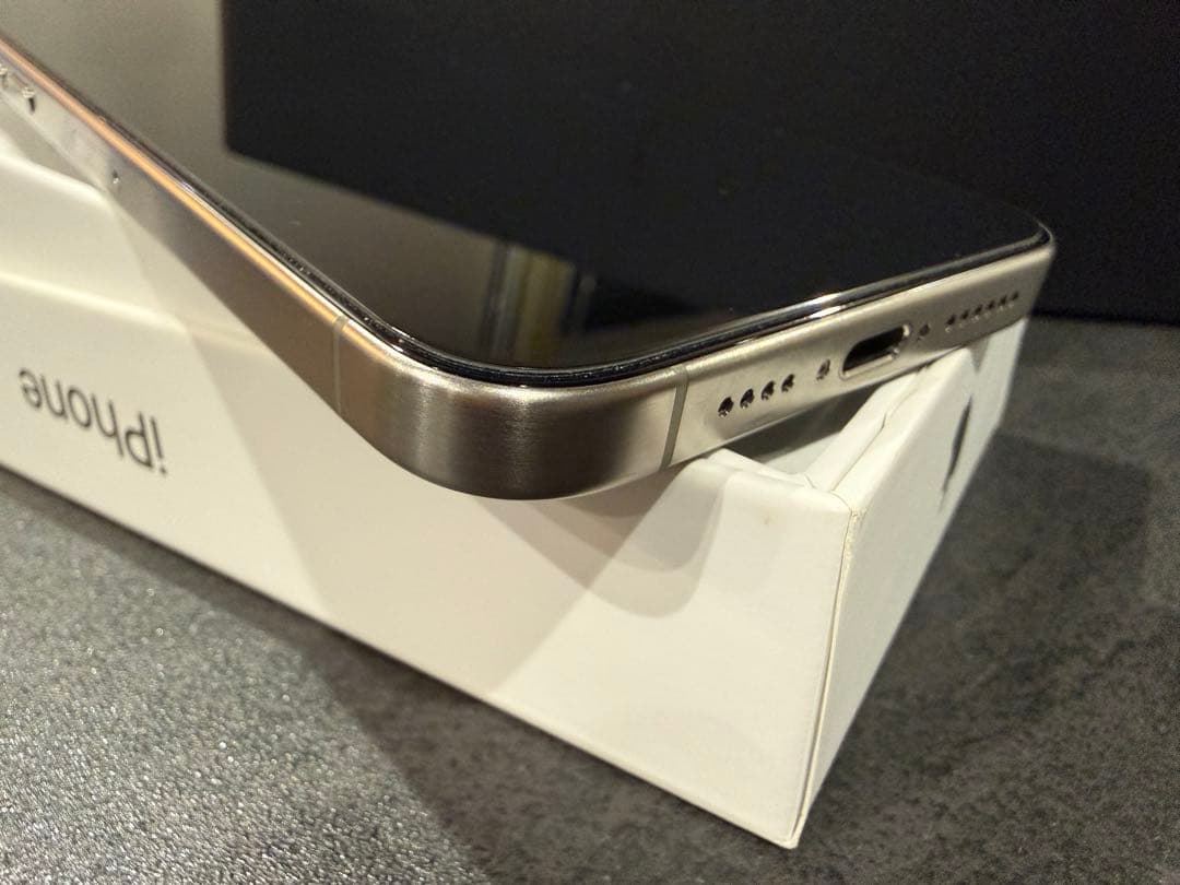 【美品！】iPhone15 Pro Max 256GB ナチュラルチタニウム