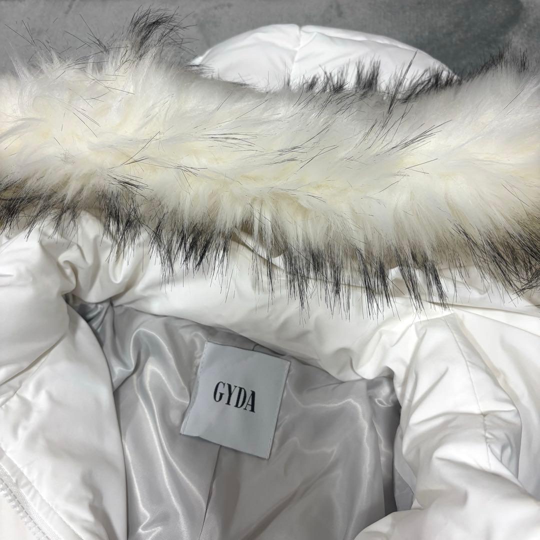 着用1回のみ　美品GYDA ジェイダ　フード付きロングダウンジャケット ホワイト