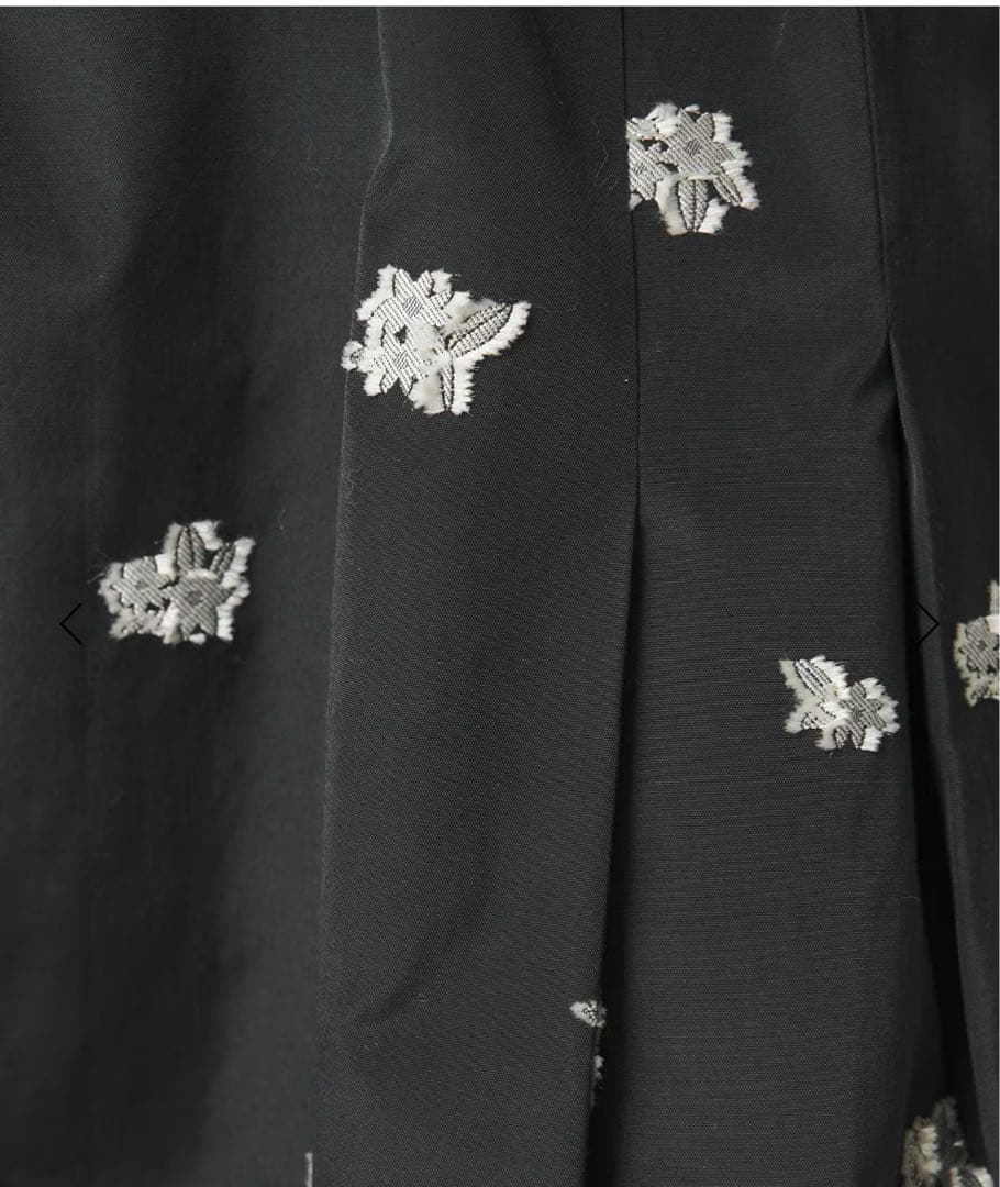 25日迄の出品 新品未使用　BEAUTY&YOUTH フラワージャガードスカート