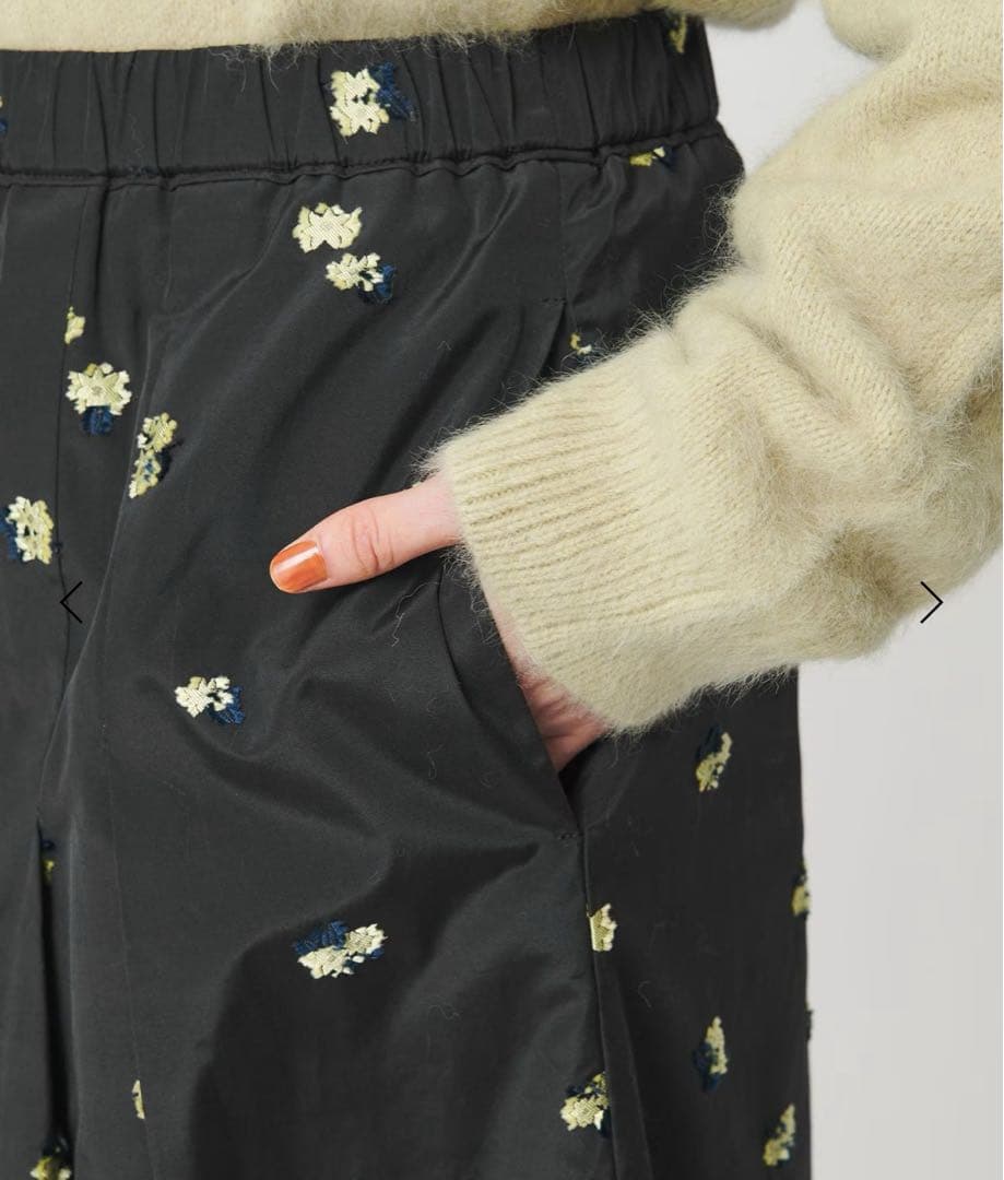 25日迄の出品 新品未使用　BEAUTY&YOUTH フラワージャガードスカート