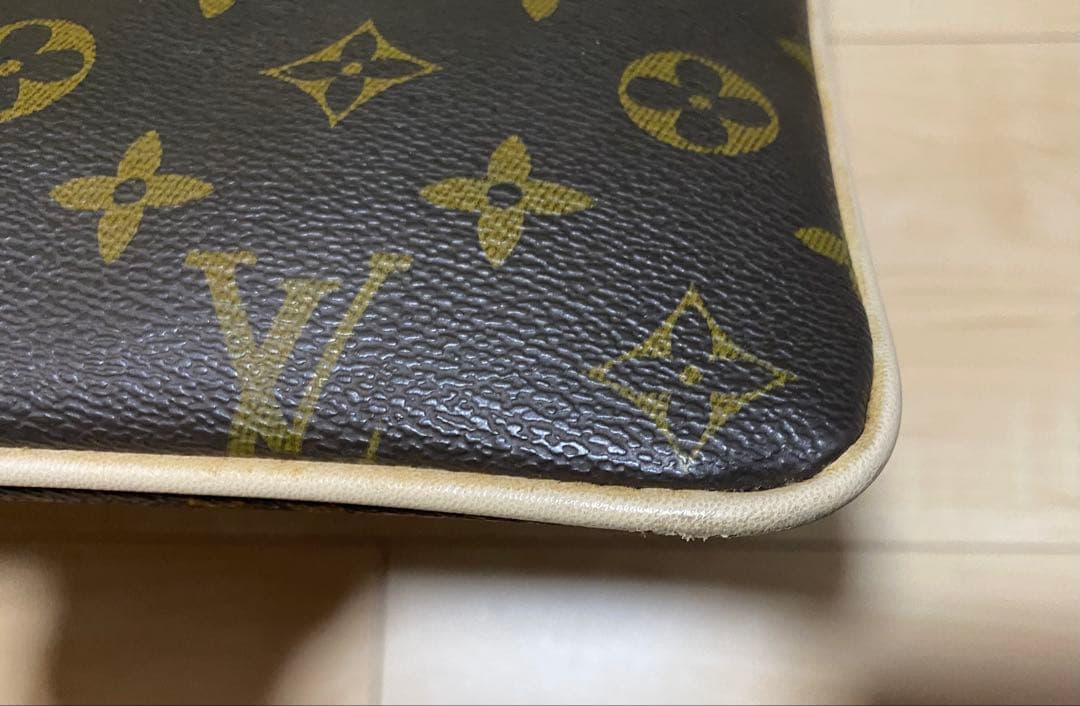 ルイ・ヴィトン モノグラム柄　クッションカバー