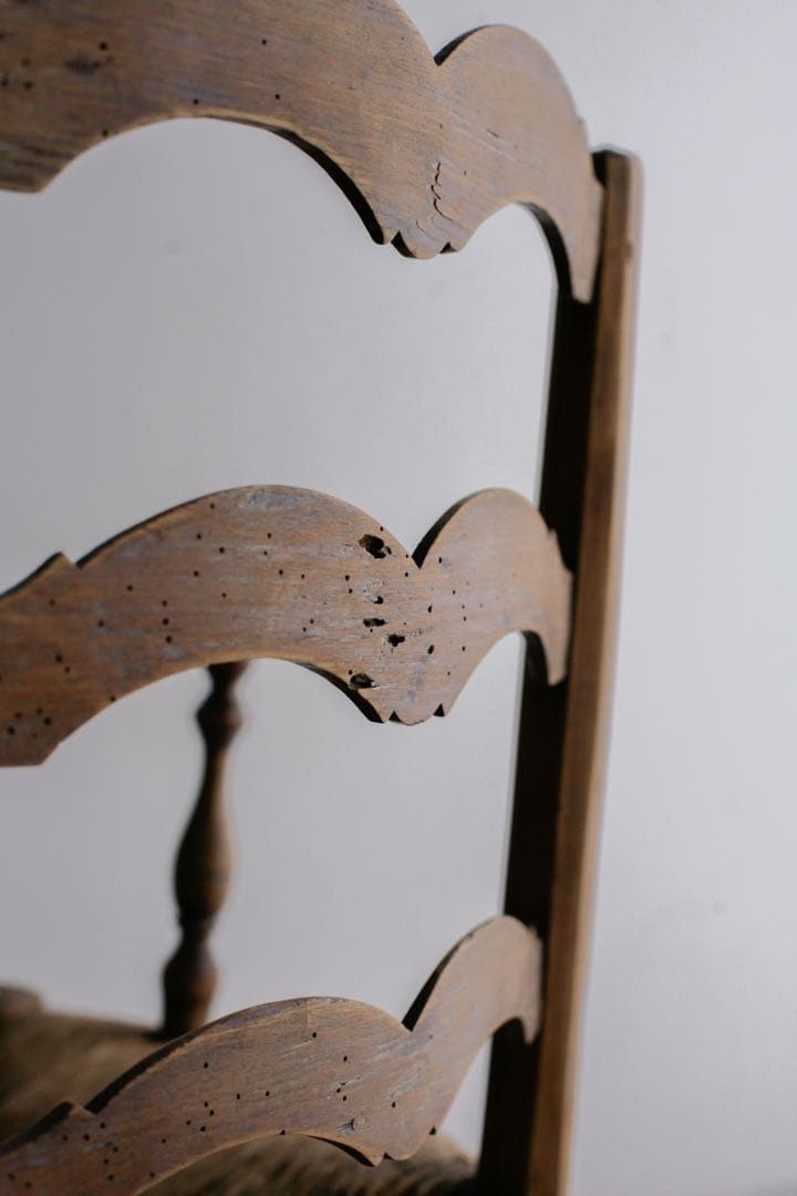 フランスアンティーク　パイン材　ラッシュ編みチェア　肘掛け　無垢材　ブロカント