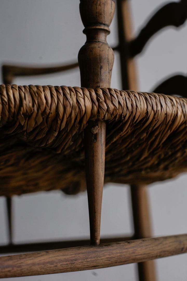 フランスアンティーク　パイン材　ラッシュ編みチェア　肘掛け　無垢材　ブロカント