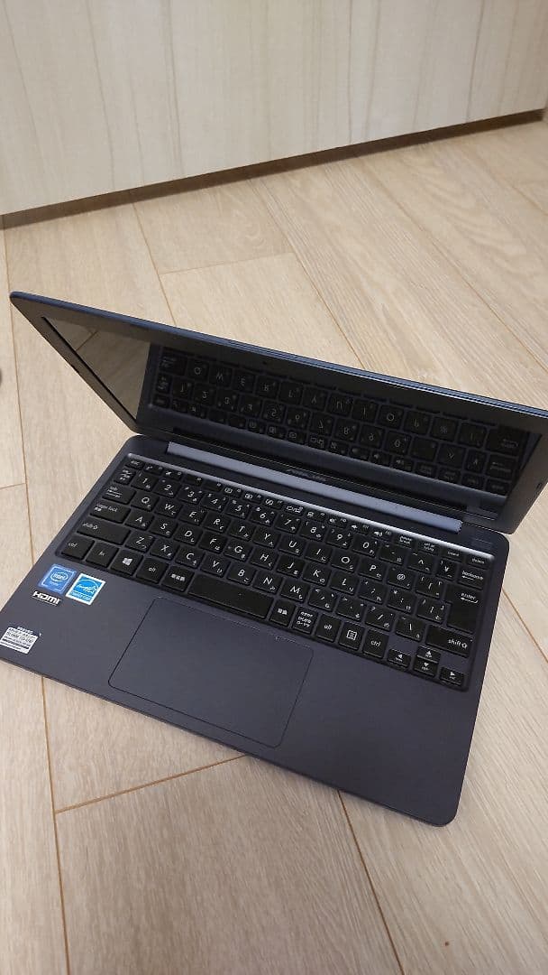 【値下げ】ASUS NotebookPC R207N