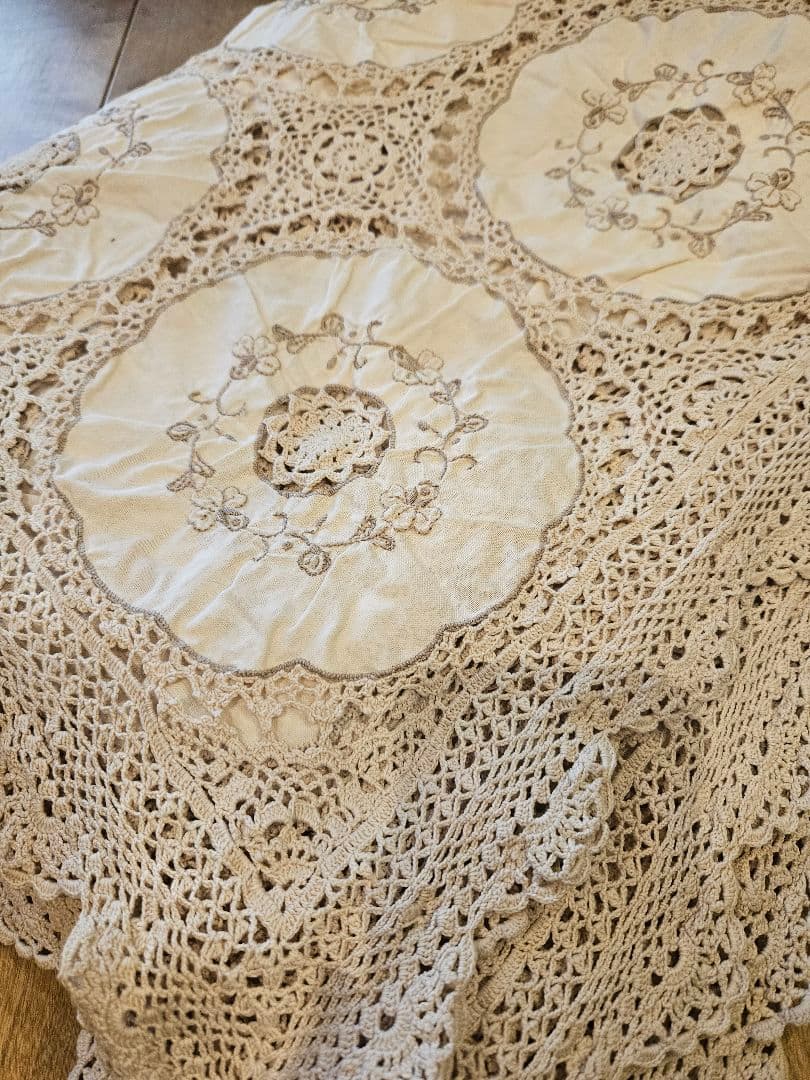 【最終お値下げです】　フランスアンティーク？　大判　レース　アンティーク