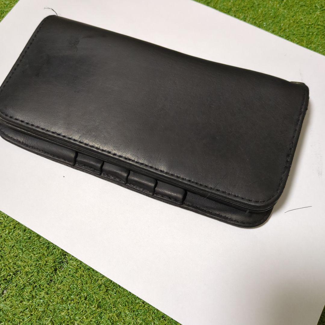 HTC ブラックスタッズ 黒長財布