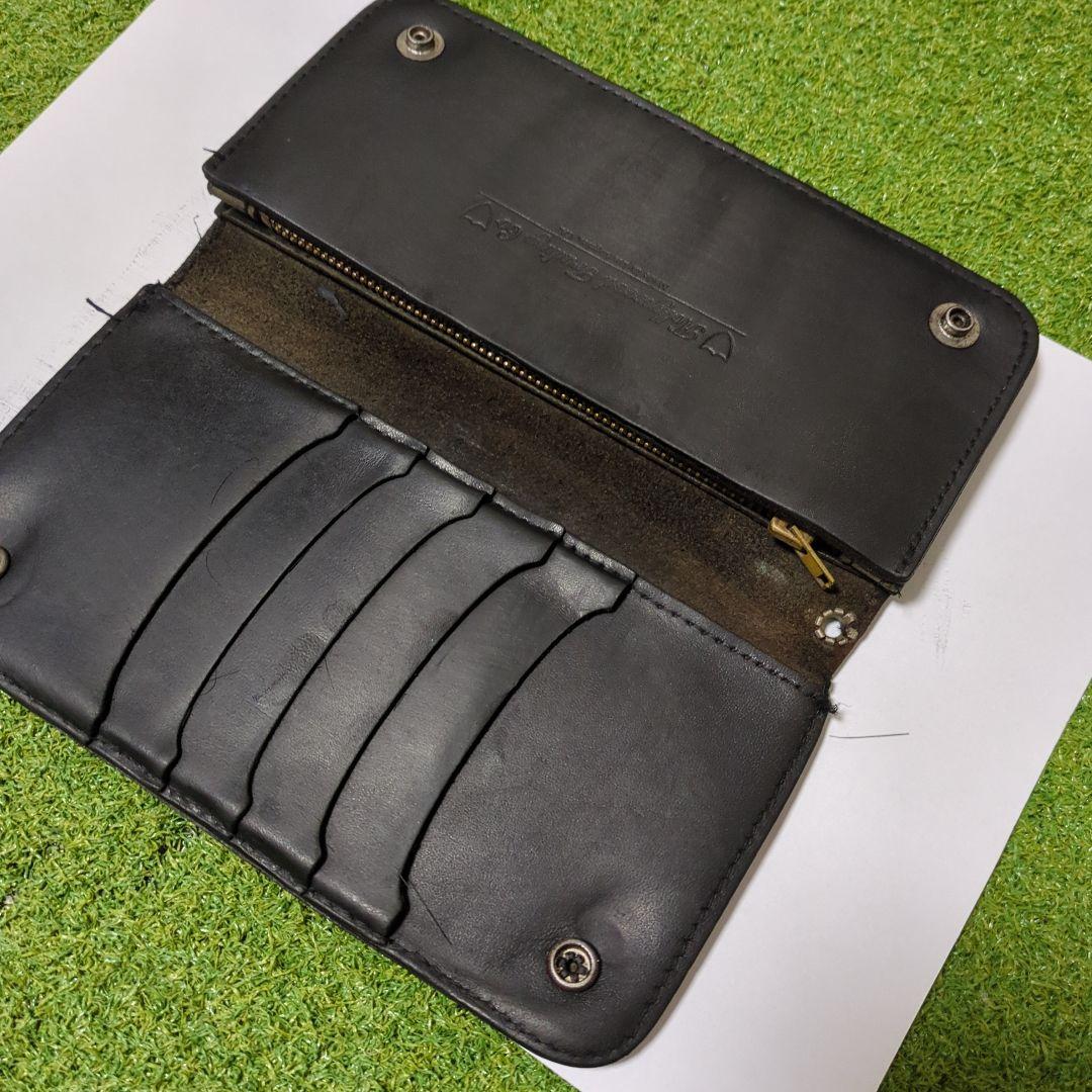 HTC ブラックスタッズ 黒長財布