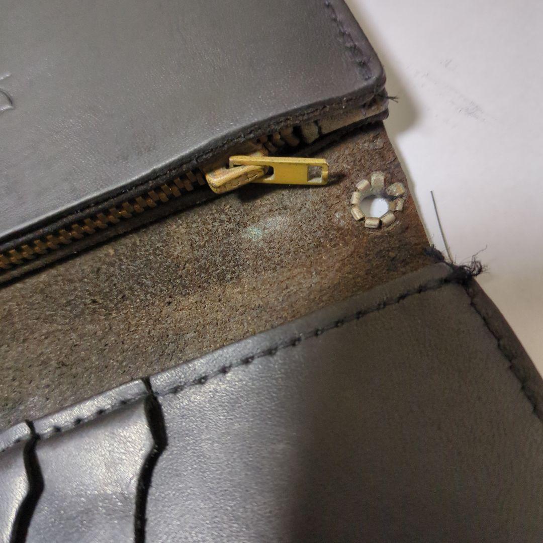 HTC ブラックスタッズ 黒長財布