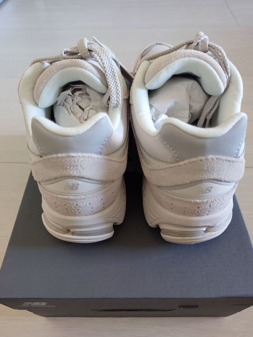 新品 ニューバランス 2002RGR ライトグレー 26.0