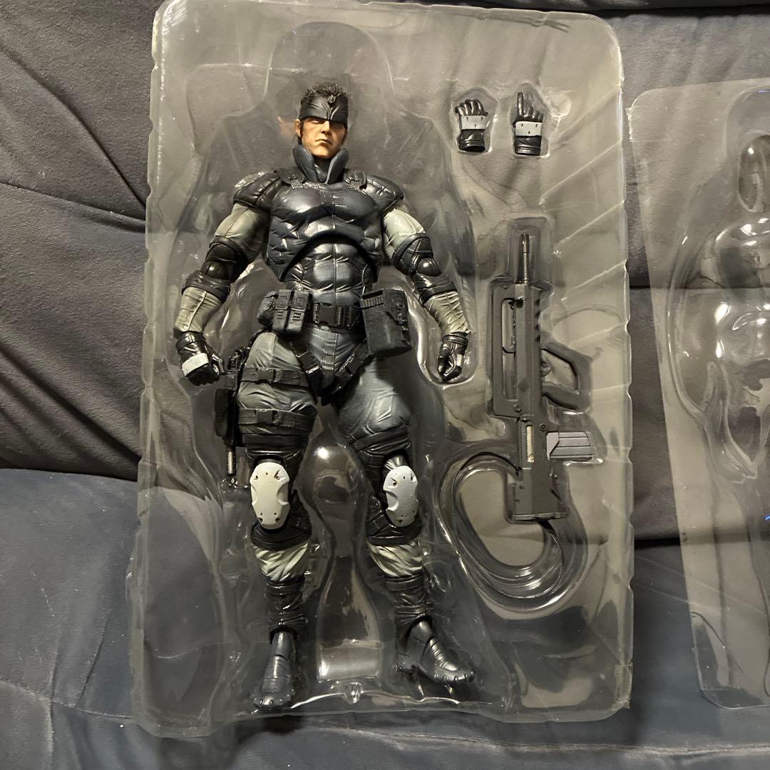 メタルギアソリッド PLAY ARTS改 フィギュア ソリッド・スネーク