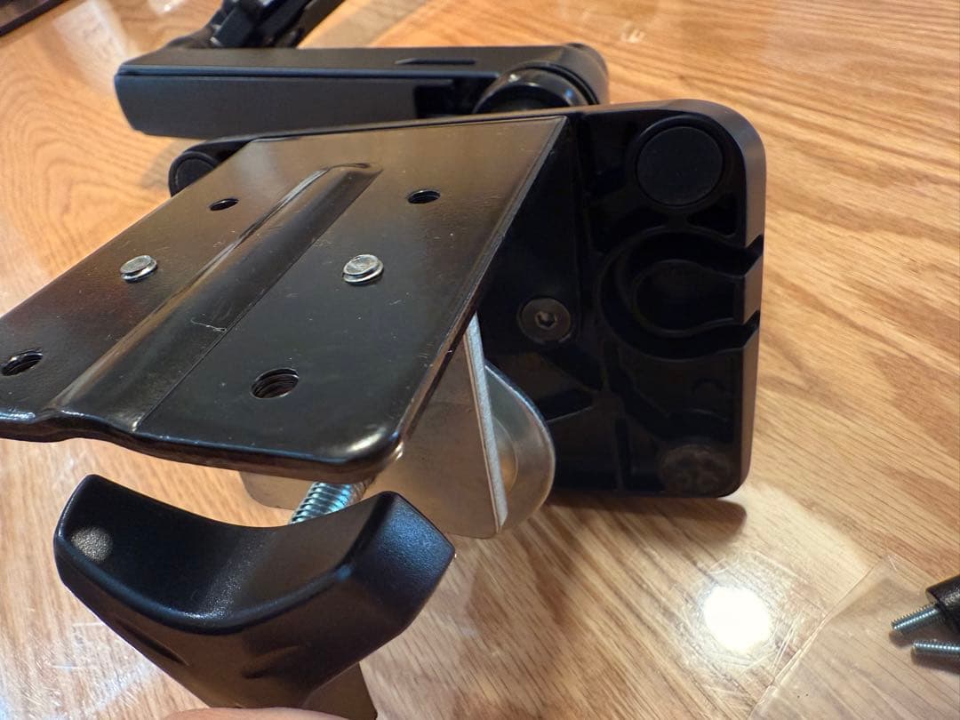 【美品】Amazonベーシック モニターアーム シングル-ディスプレイタイプ