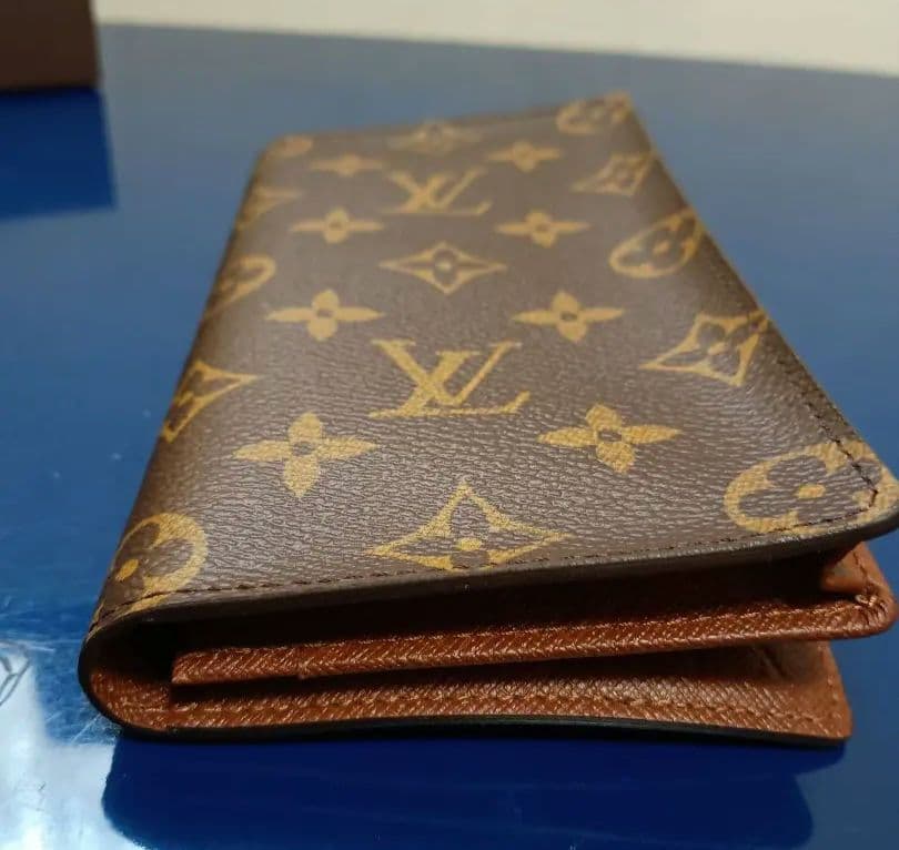 未使用【正規品】ルイヴィトン長財布 ポルトカルトクレディ モノグラム 円 長札