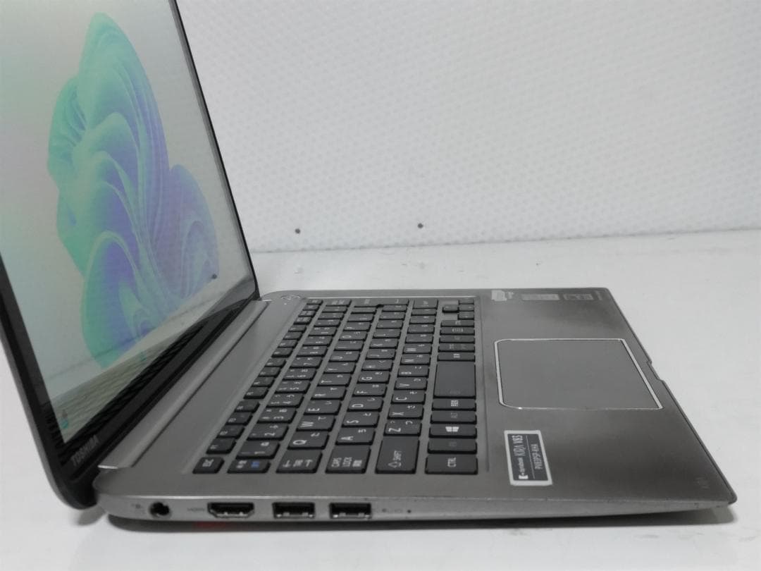 タッチパネル！！東芝 dynabook 8GB SSD 256GB ★E9