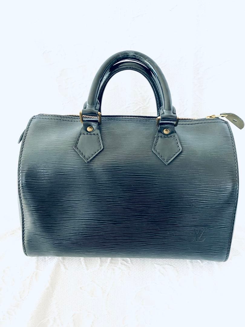 LOUISVUITTONブラックエピ加工レザー中古お買得品