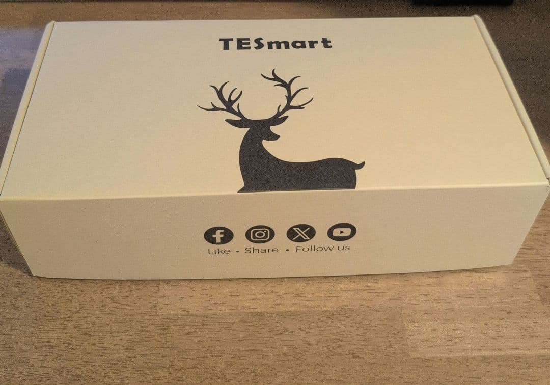 分配器・切替器 TESmart Dual Monitor KVM 4K 60Hz