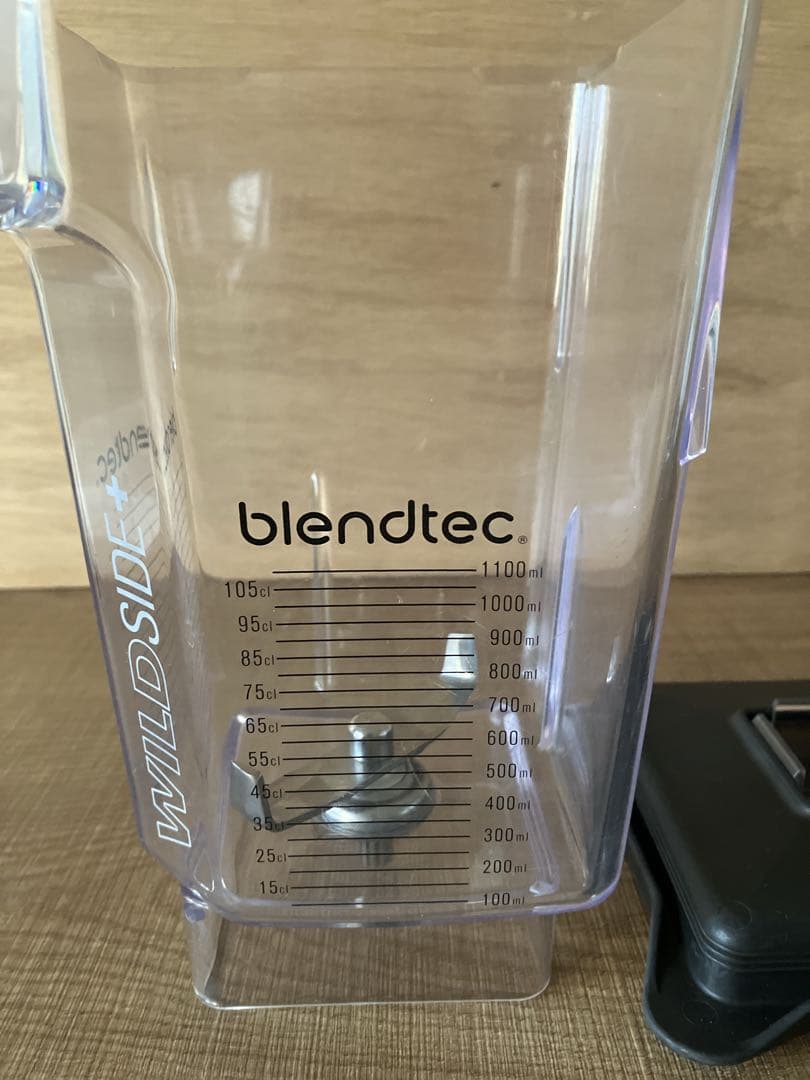 blendtec 赤　ブレンドテック　ブレンダー　ジューサー　ミキサー