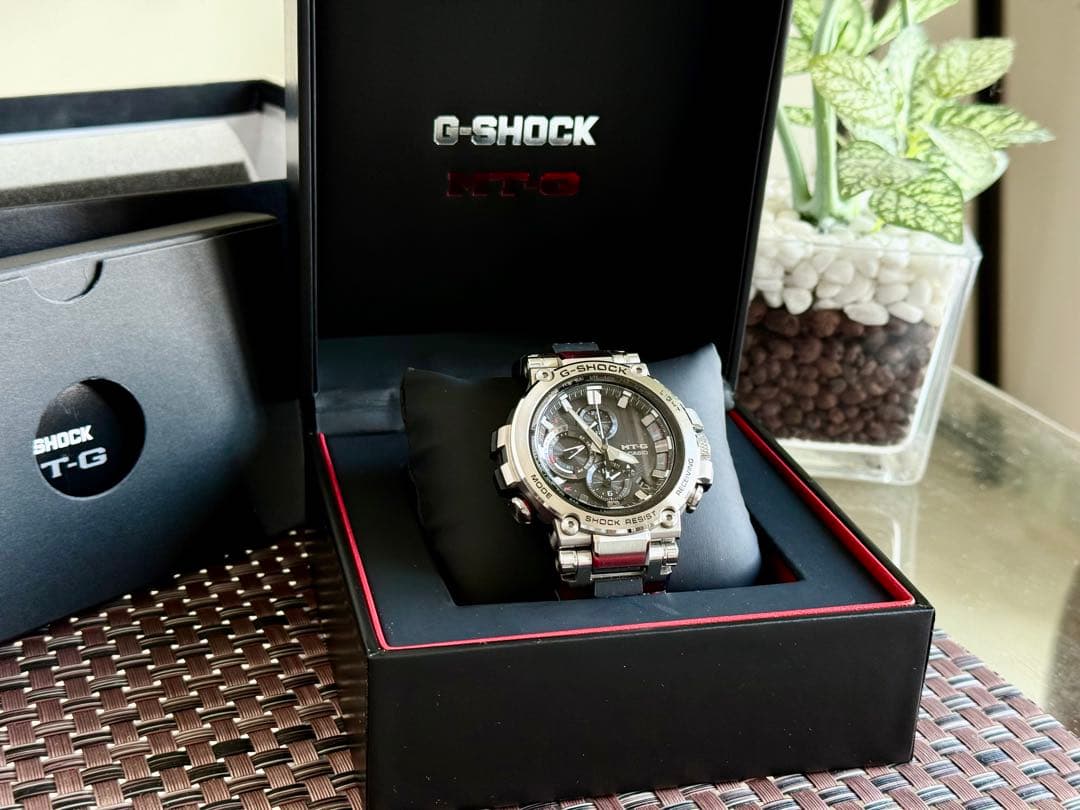 【超美品】G-SHOCK MTG-B1000