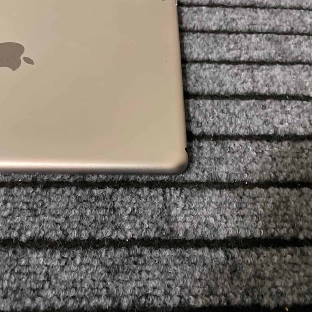 11 iPad 5世代 32GB Wi-Fi スペースグレイ