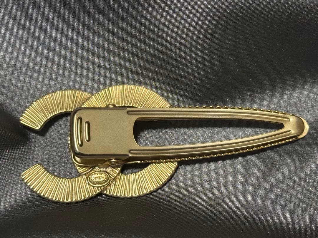 CHANEL CCロゴ ヘアピン ストーン付き