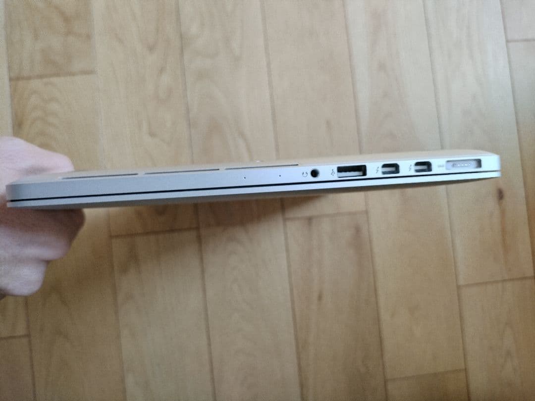 MacBook Pro シルバー