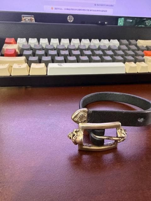 期間限定値下げします、追加パーツあり、レザーブレスレット スカルバックル