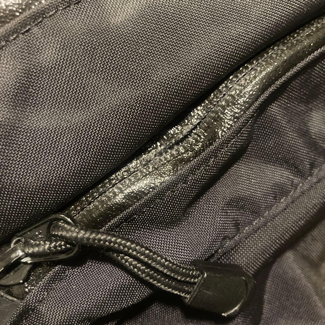 Arc'teryx アークテリクス　クロスボディバック　QUIVER 金ロゴ