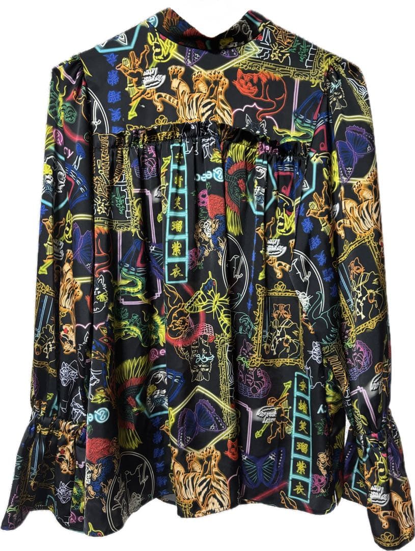 &ellecy アンドエルシー　ネオン　ブラウス　フリル　猫　ネコ　チャイナ