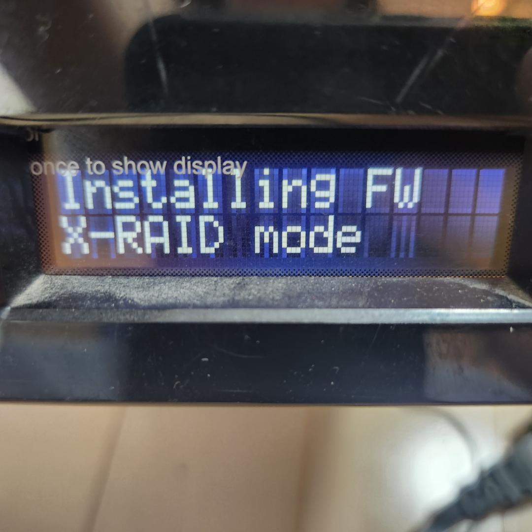 【りょー】NETGEAR ReadyNAS104NAS 3TBx4　その①