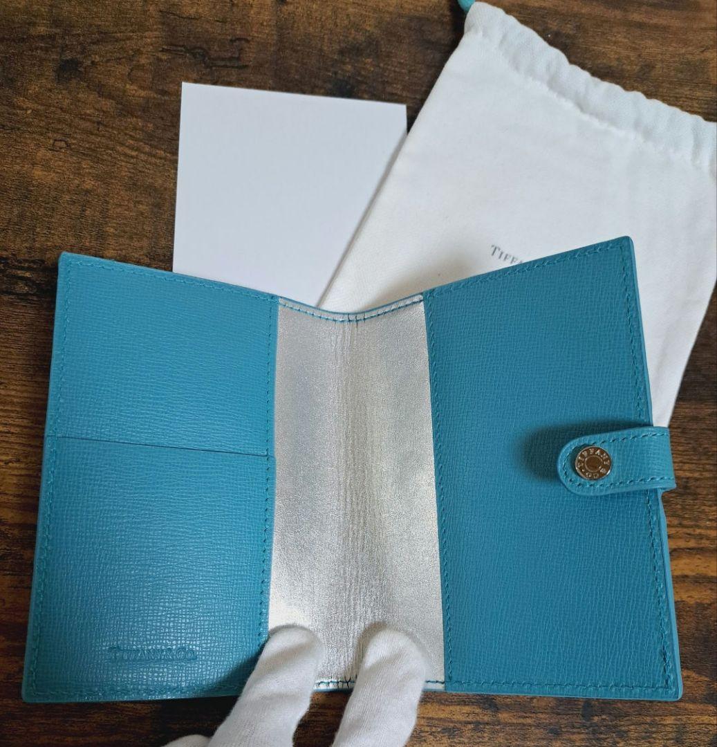 ティファニー ターコイズブルー レザー パスポートケース
