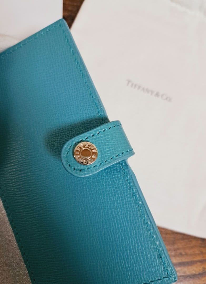 ティファニー ターコイズブルー レザー パスポートケース