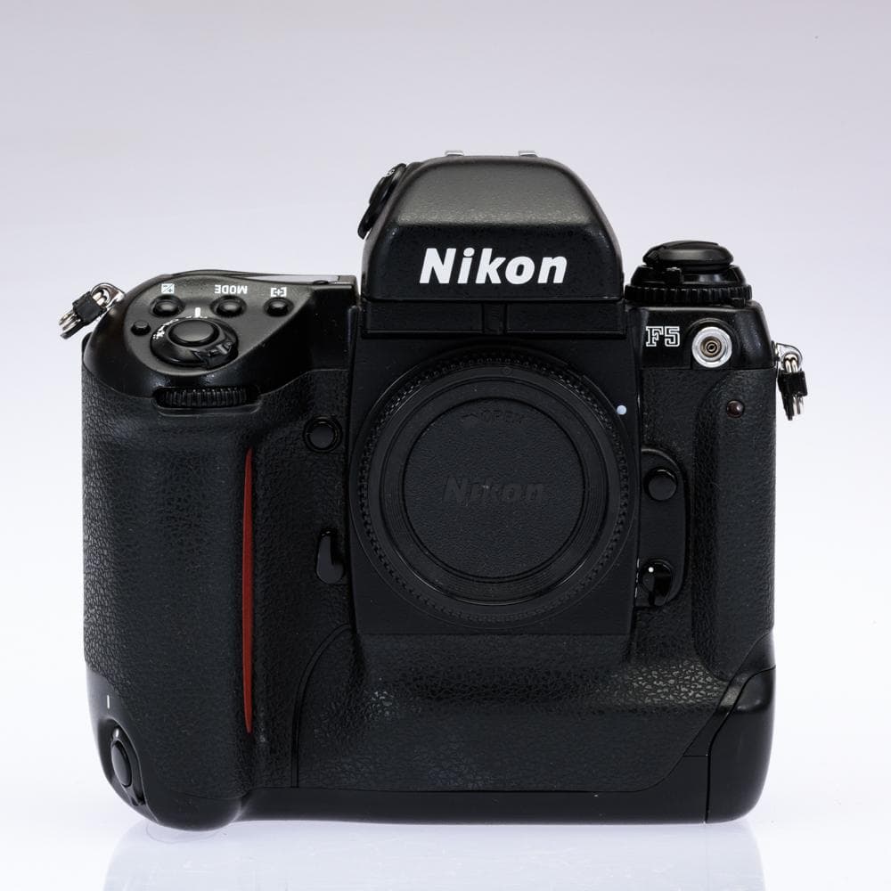 Nikon　F5　一眼レフ　フィルムカメラ　巻き上げ動作確認済み　防湿庫保管品