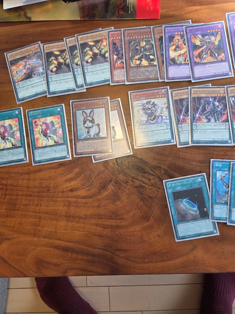 遊戯王　引退品　デッキ　スリーブ、ケース付き