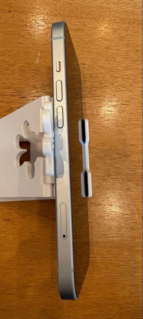 極美品　SIMフリー　iPhone15 128GB ブルー