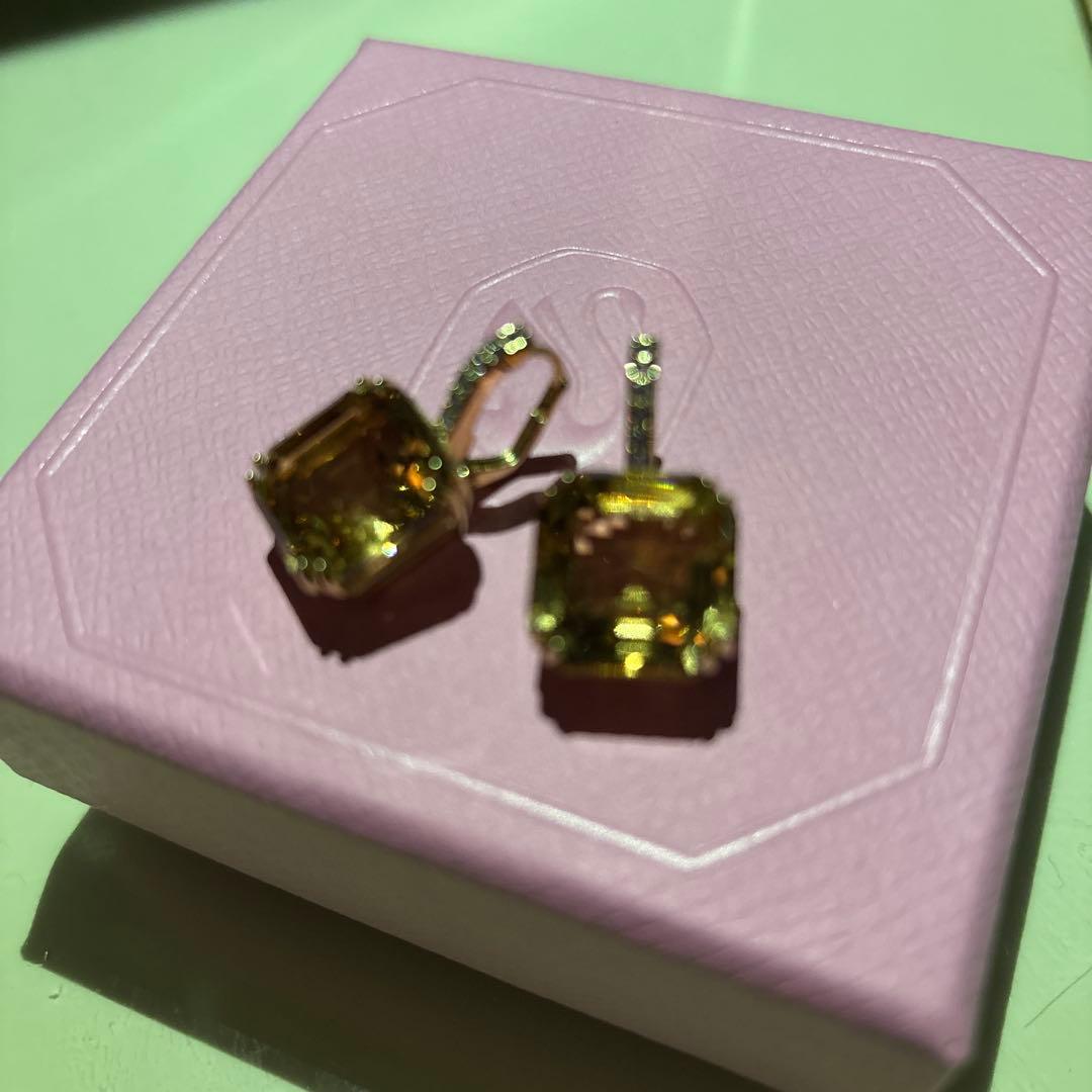 スワロフスキー　ミレニアドロップピアス