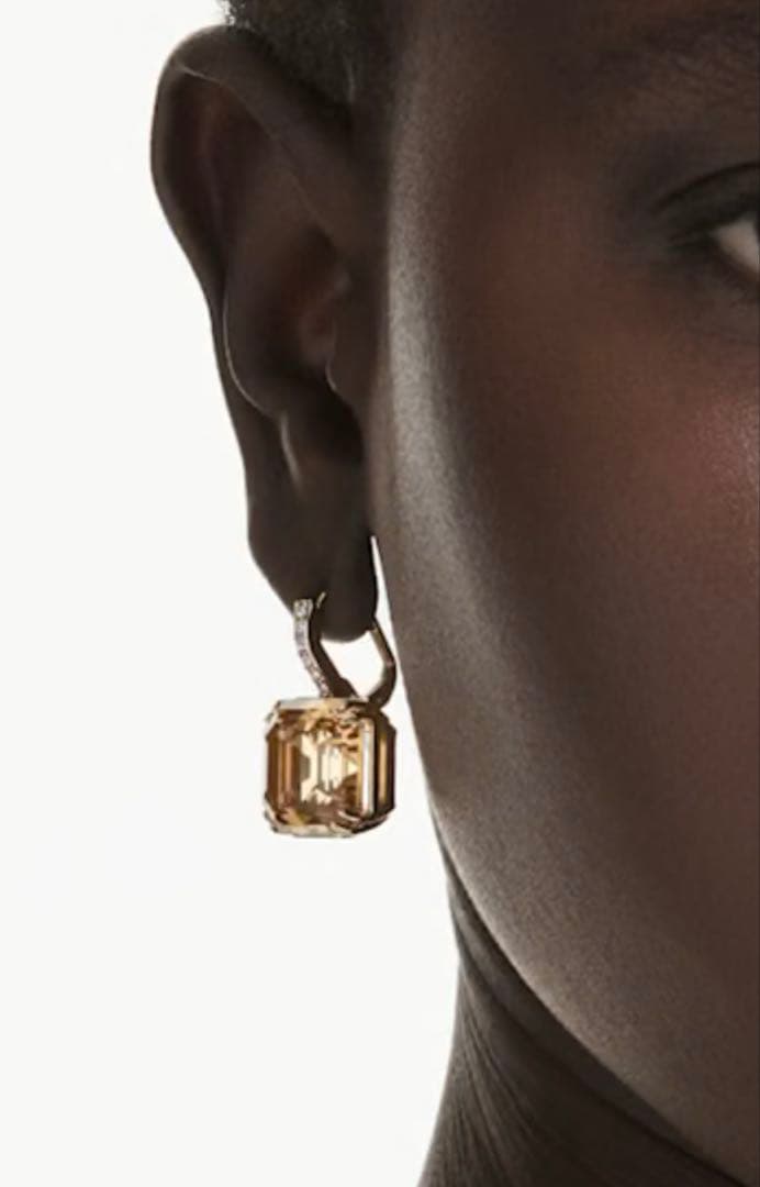 スワロフスキー　ミレニアドロップピアス