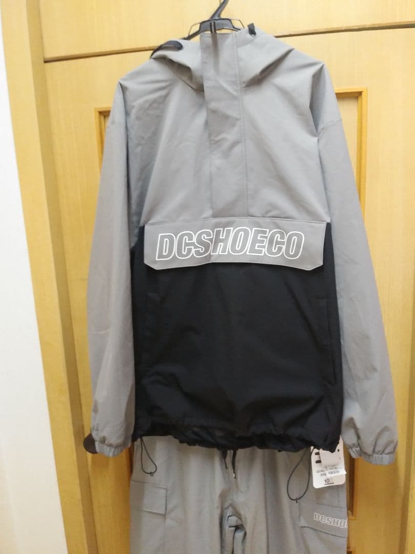 DC SHOES スノーボードウェア 上下新品　Mサイズ