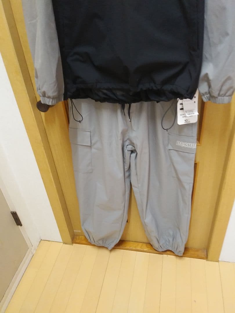 DC SHOES スノーボードウェア 上下新品　Mサイズ
