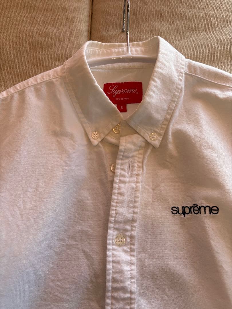 【美品】 Supreme ホワイト ボタンダウンシャツ Sサイズ