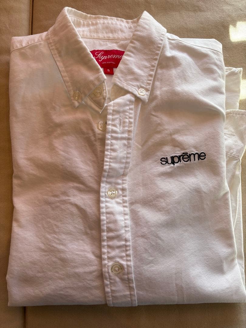 【美品】 Supreme ホワイト ボタンダウンシャツ Sサイズ