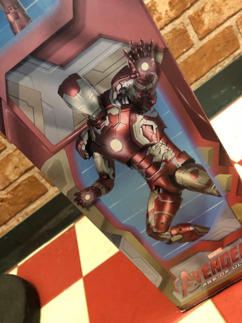 アベンジャーズエイジオブウルトロン1／4スケールアクションフィギュアアイアン