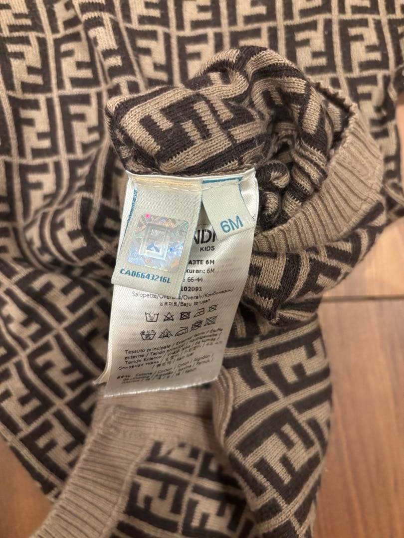 FENDI ズッカ柄ロンパース　うさぎニット帽　セット　6M