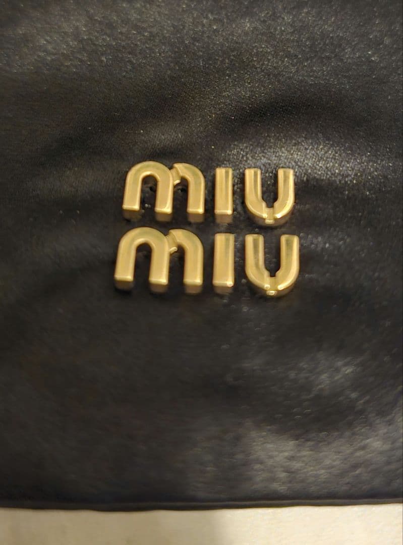 miumiu ダッチェスポーチ　巾着　黒　バッグ