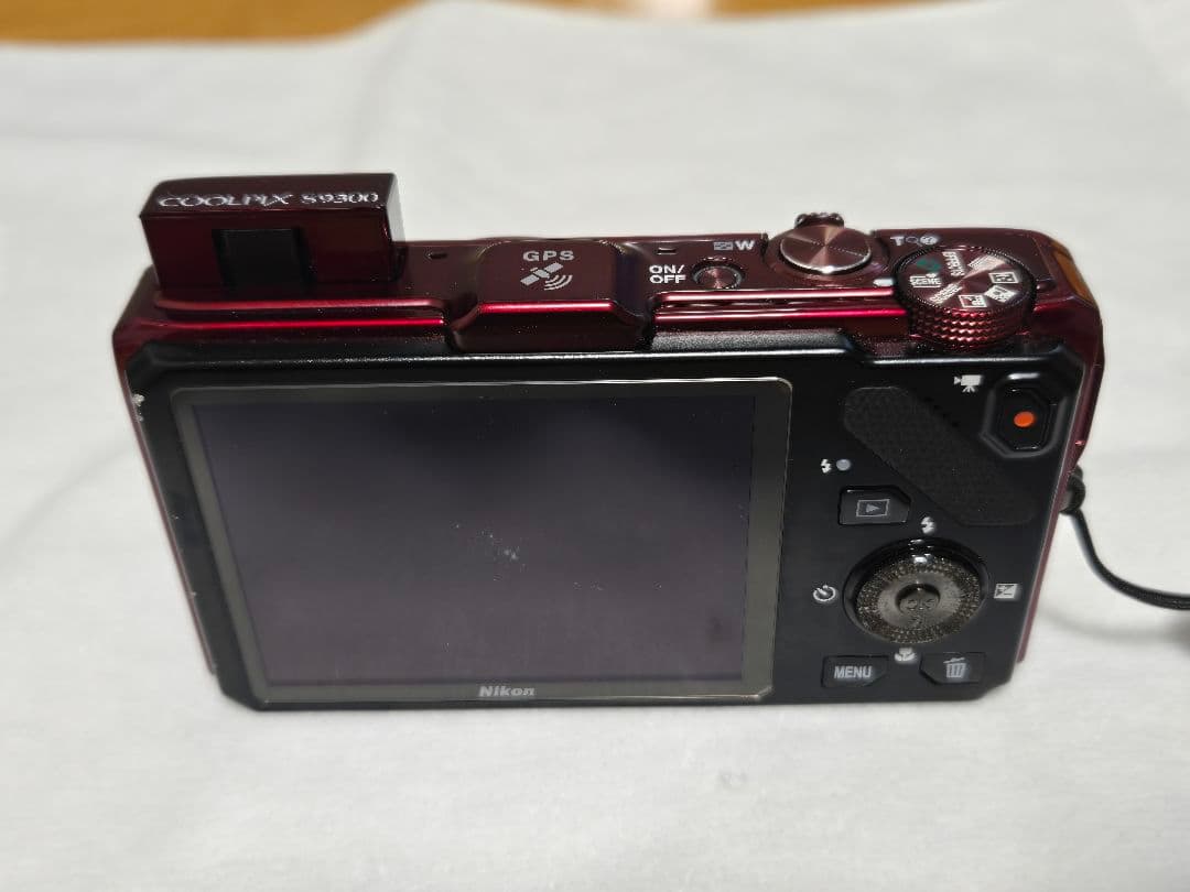 Nikon COOLPIX s9300 本体　バッテリー3個+USB充電器