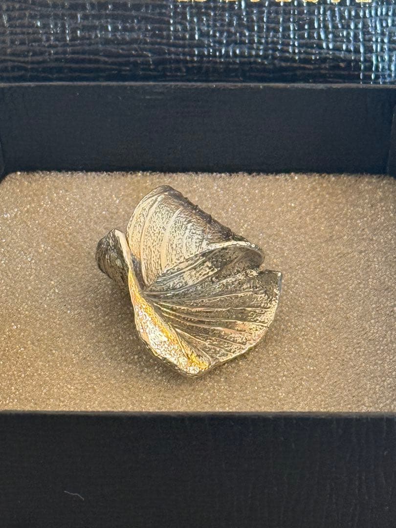 gondoa TORQUATA 蛾の羽根リング